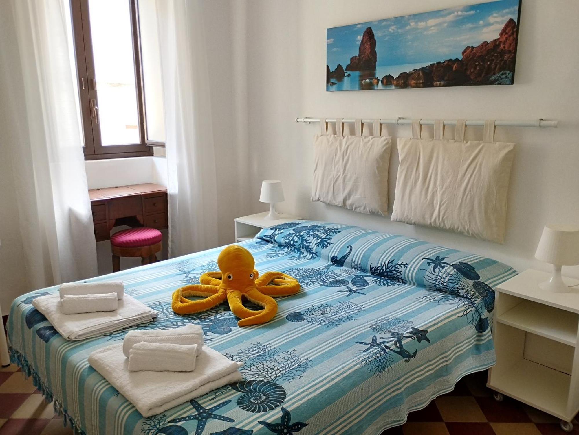 Andrea'S Guesthouse Catania Exterior photo